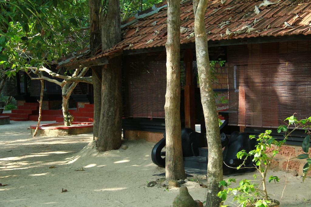 Arakkal Heritage Mararikulam Exterior photo