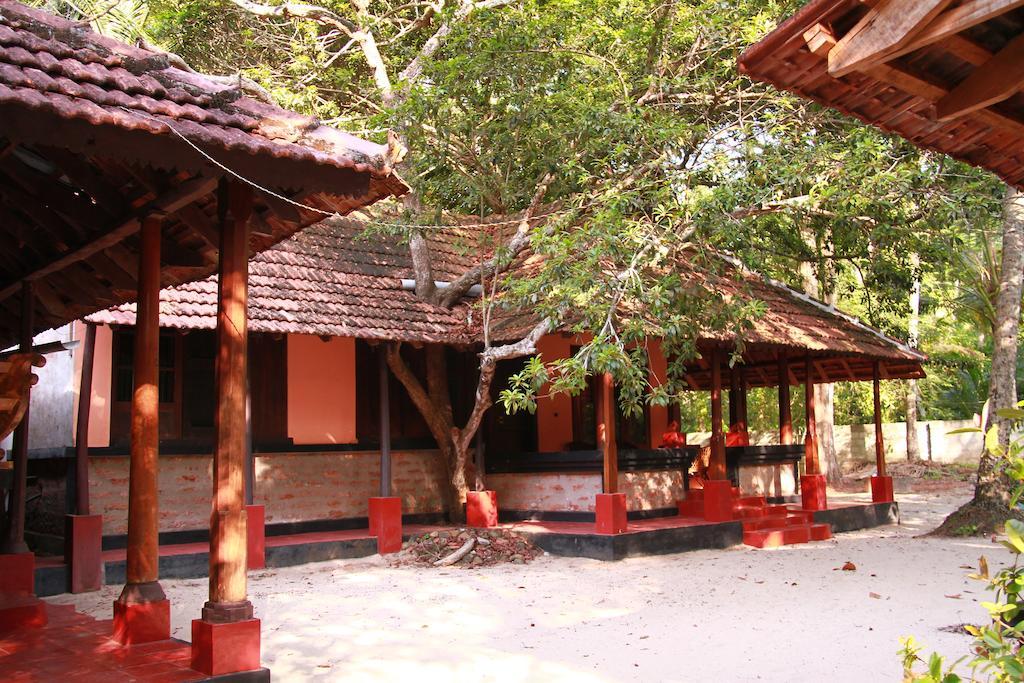Arakkal Heritage Mararikulam Exterior photo