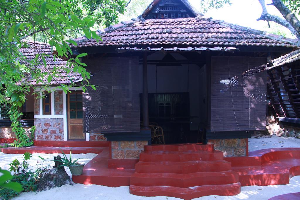 Arakkal Heritage Mararikulam Exterior photo